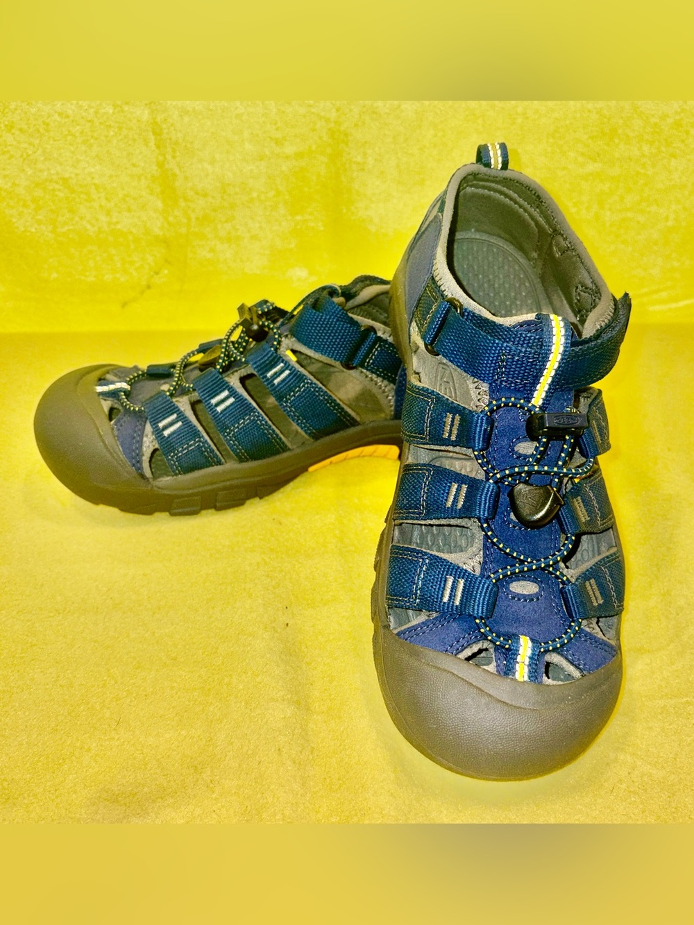 Youth KEEN Newport H2 sandals - Size 5   EU 37 - Blue/Yellow Like New Condition